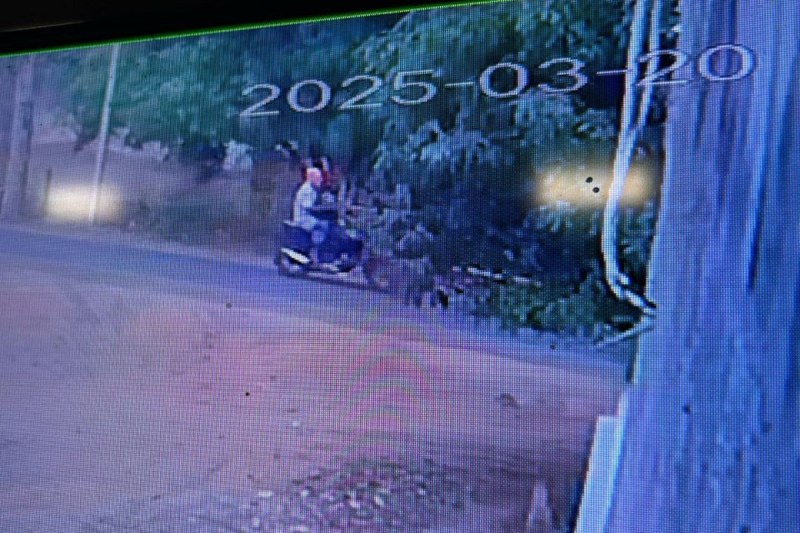 Loot with woman: महिला से रुपयों से भरा थैला लूटकर फरार हो गए बाइक सवार 2 नकाबपोश, बैंक से लौट रही थी घर