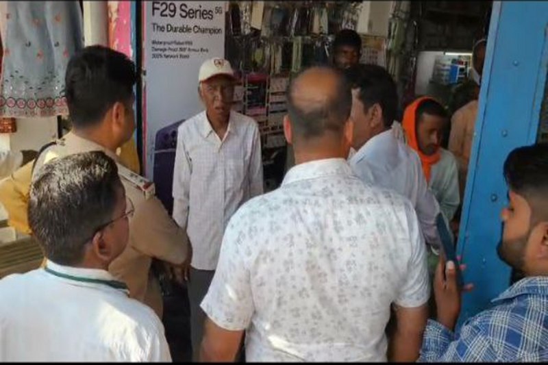 Loot with farmer: किसान से 1 लाख रुपए लूटकर फरार हो गए बाइक सवार 3 बदमाश, इलाज के लिए निकाले थे पैसे