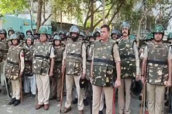 Lucknow में वकीलों और पुलिस के बीच तनाव: अधिवक्ताओं की हड़ताल से कोर्ट ठप, विरोध
प्रदर्शन तेज - image