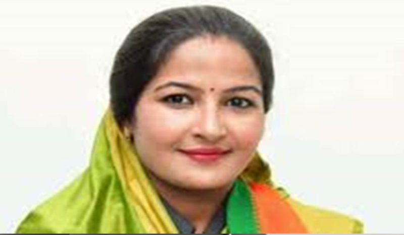 MP minister Pratima Bagri ran away from the program to save her life