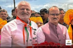 विधानसभा में मोबाइल पर रमी खेल रहे थे कृषि मंत्री! शरद पवार के विधायक भतीजे ने
वीडियो शेयर कर लगाया बड़ा आरोप - image