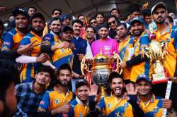 ये आइपीएल ही है जिसके कारण आज छोटे-छोटे गांव व शहरों से अच्छे खिलाड़ी निकल रहे:
हरभजन सिंह - image