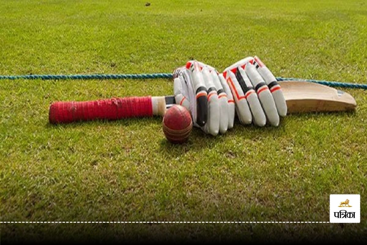 cricketer padmakar shivalkar passed away