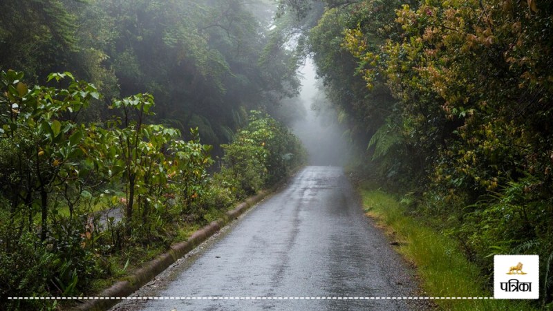 Rain strong wind warning in many districts in UP