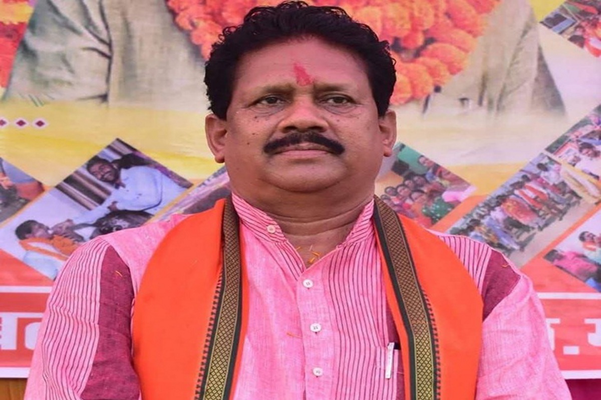 BJP removed former MLA: भाजपा के 2 बार के पूर्व विधायक सिद्धनाथ पैंकरा को पार्टी
ने 6 साल के लिए किया निष्कासित, पत्नी हैं विधायक