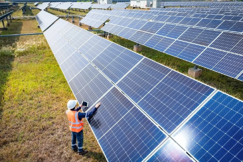 सौर ऊर्जा को बढ़ावा... लेकिन सरकारी दफ्तरों में सिस्टम ठप्प(photo-patrika)