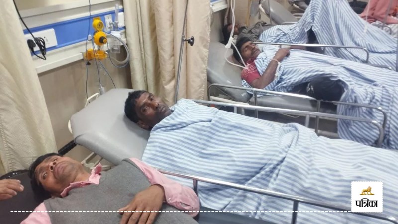 Truck hits truck from behind in Moradabad Accident