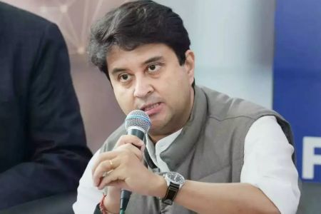 Jyotiraditya Scindia will deposit 500 rupees in the account of every girl child