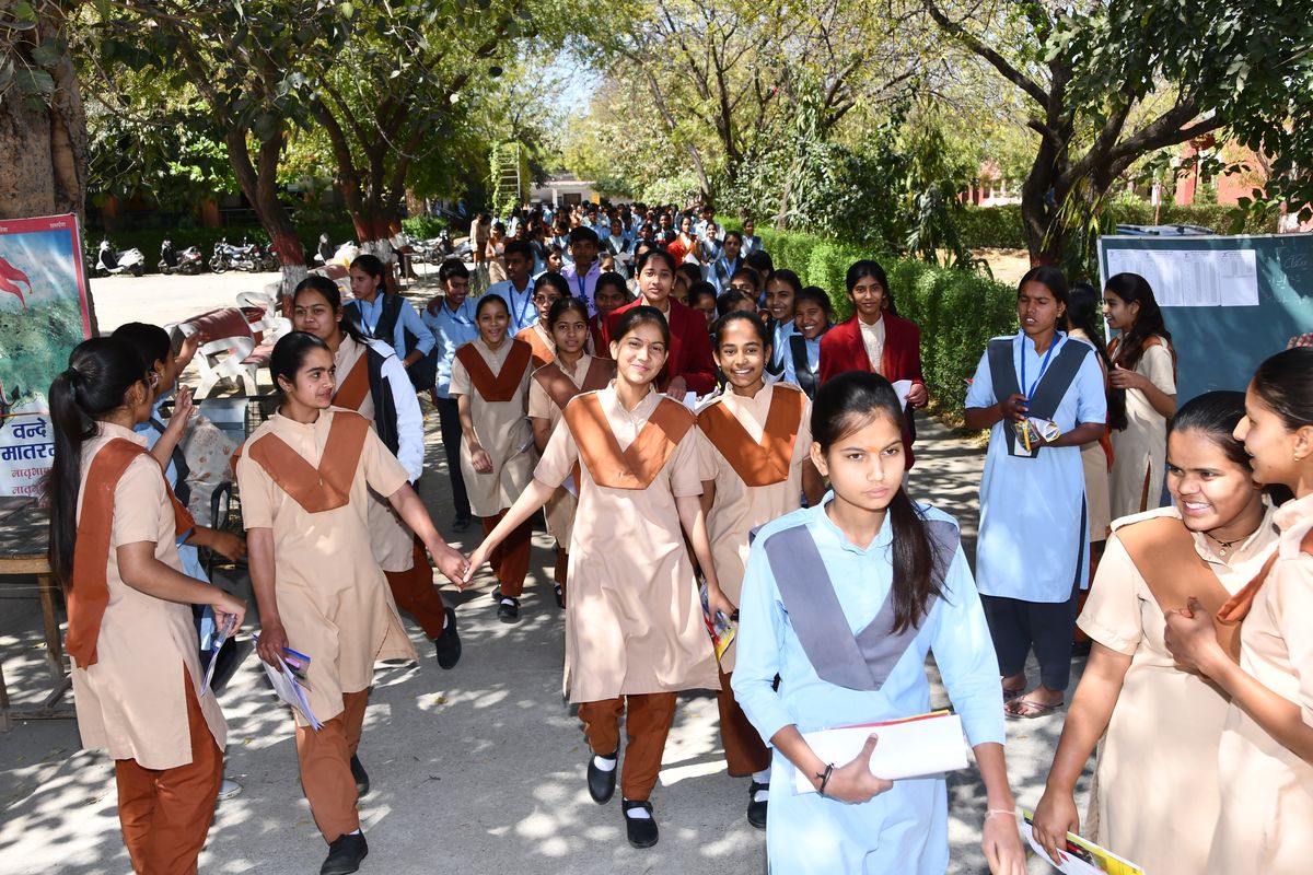 इन 10वीं 12वीं पास अभ्यर्थियों को मिलेंगे 51,000 रुपए, सिर्फ करना होगा ये काम