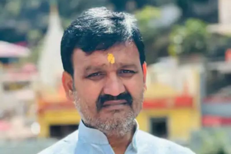 कभी लगाते थे झाड़ू, आज मिली जिला अध्यक्ष की कुर्सी, जानें कौन हैं बीजेपी के संजय मिश्रा