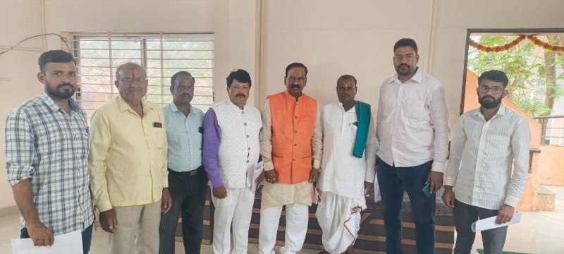 बंजारा समाज का प्रतिनिधिमंडल।