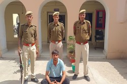 बहरोड़ थाना पुलिस की कार्रवाई: क्लीनिक पर धावा बोलकर जानलेवा हमले का आरोपी
गिरफ्तार - image