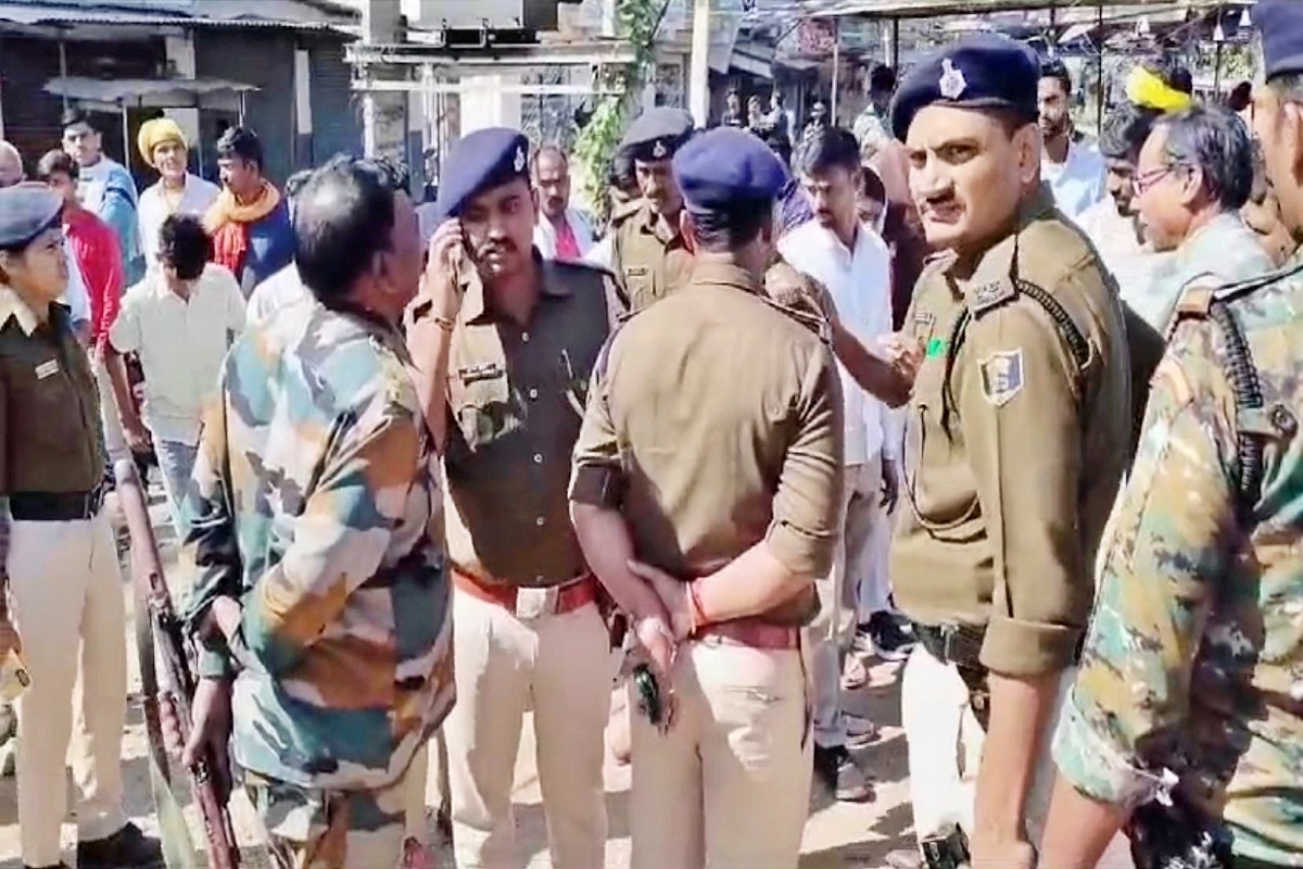 Breaking: बिहार के रेड लाइट एरिया से छत्तीसगढ़ की 41 नाबालिग लड़कियां बरामद, 2 साल से करवाया जा रहा था देह व्यापार