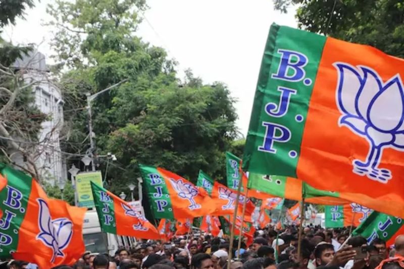 यूपी में जिला स्तर के बाद प्रदेश स्तर पर बदलाव संभव