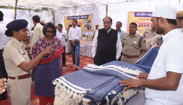 Exhibition of sculptures made by prisoners of Central Jail