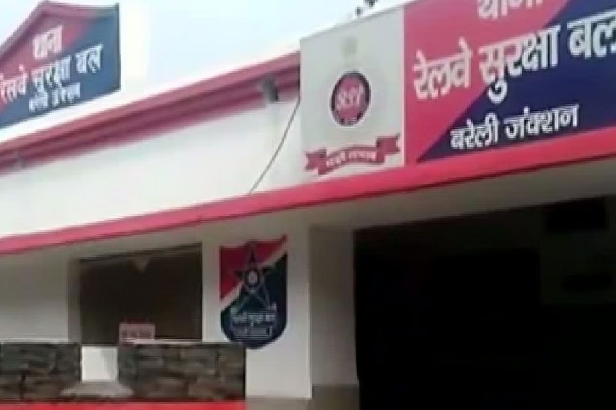 पाकिस्तान से बरेली मायके आ रही महिला का पर्स चोरी, जीआरपी में रिपोर्ट दर्ज, जाने