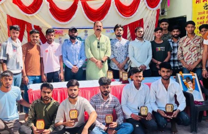 स्वाधीनता संग्राम में क्रांतिकारियों के बलिदान को किया याद