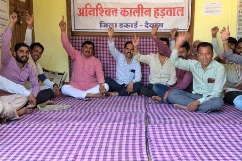 Indefinite strike of cooperative employees begins in dewas madhya pradesh
