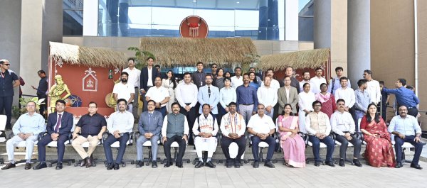 जनजातीय समुदायों हेतु वन आधारित जीवकोपार्जन के अवसर पर CM साय हुए शामिल, देखें Photo...