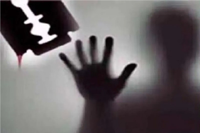 CG Crime News: रिक्शा चालक पर ब्लेड से हमला.. FIR दर्ज, आरोपी युवक की तलाश जारी