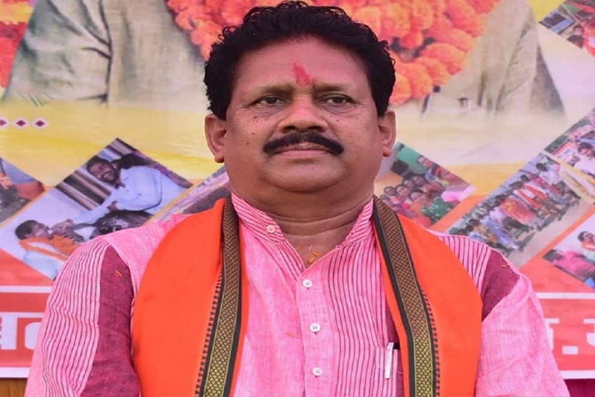 CG Politics: पार्टी के खिलाफ चुनाव लड़ना पड़ा भारी, छह साल के लिए निष्कासित हुए यह नेता
