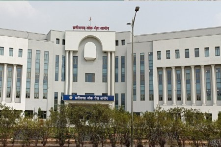 CG News: छत्तीसगढ़ लोक सेवा आयोग की सीधी भर्ती पर विवाद शुरू, प्रोफेसर के 595 पद है खाली
