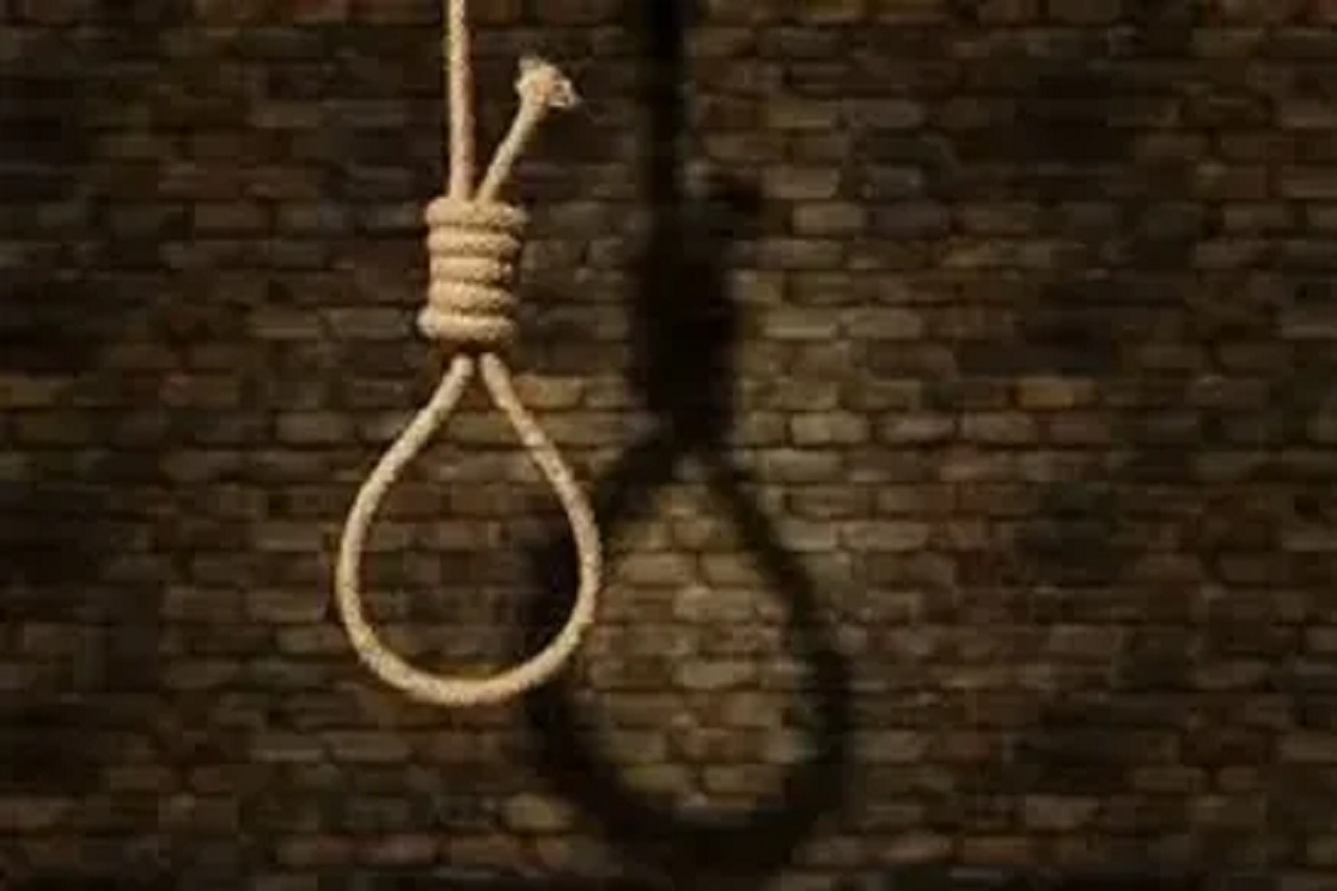 CG Suicide: पति से विवाद के बाद नवविवाहिता ने लगाया मौत को गले, फंदे पर लटकी मिली लाश