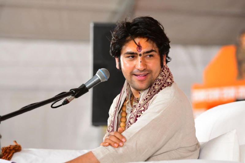 मेरठ में बागेश्वर बाबा का बड़ा बयान, बोले- ज्यादा शिक्षित होना घर टूटने का कारण