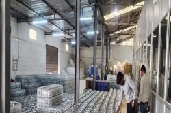 ZealUp बोतल पैकेजिंग प्लांट में रेड, टीम ने जब्त किए कई सैंपल - image