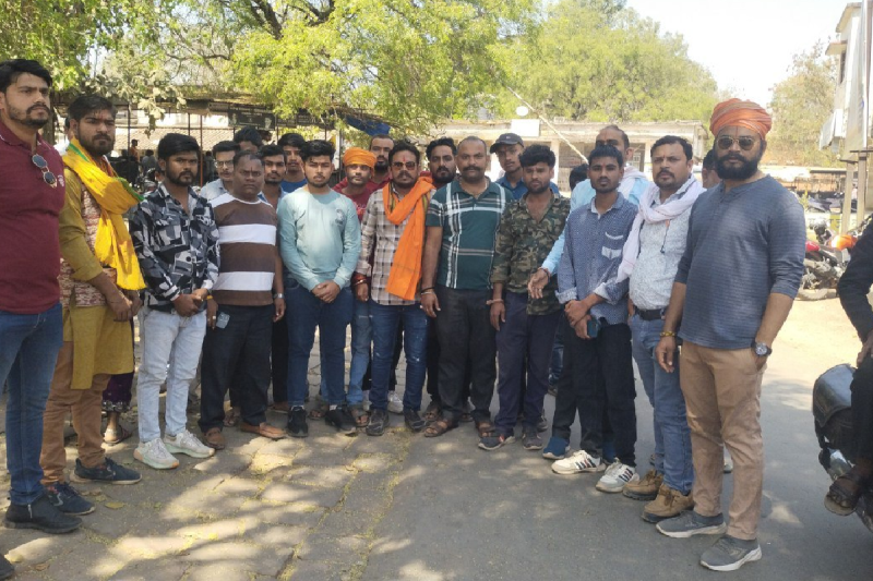 Katni based Hindu organizations submit memorandum to the administration to ban on alcohol in holi 2025