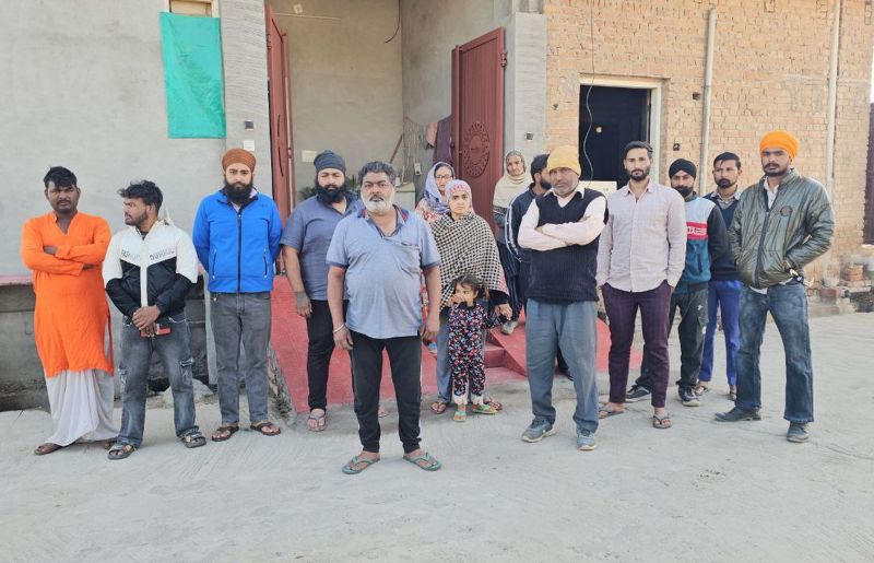 The family members slept on the first floor, while cash and jewellery worth lakhs were stolen from the ground floor