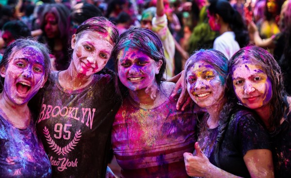 holi celebration in chennai