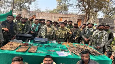 CG Naxal News: सुकमा के जंगल में नक्सलियों से प्रिंटिंग प्रेस के सामान बरामद, देखें Photo..