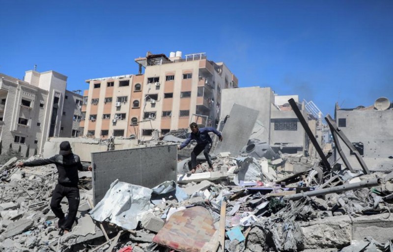 Israel bombing on a house in Gaza