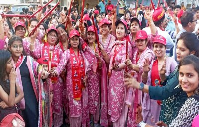 ‘जेखें झूलन जो मिलयो प्यार, आहे खुशहाल...ऊहो हथ मथे करे’