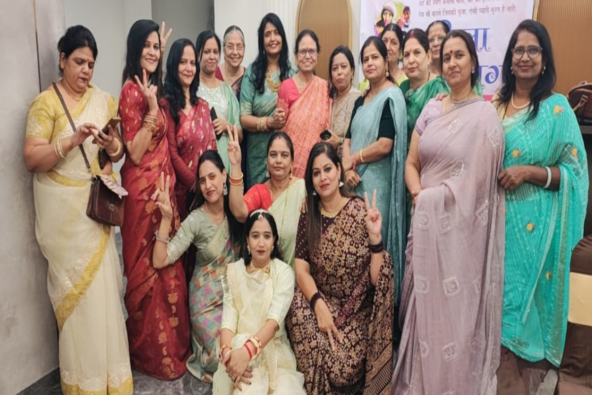 वरिष्ठ महिलाओं का सम्मान, भजन-गीतों की रही धूम