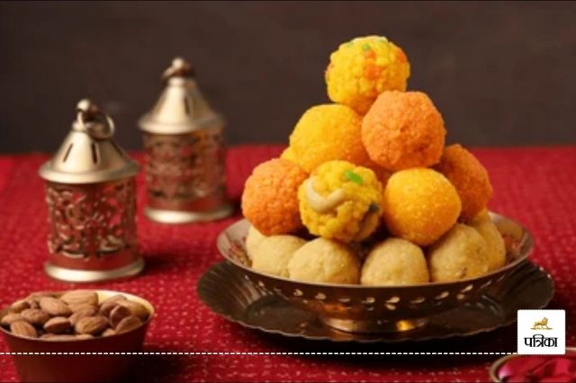 Traditional Holi food in Hindi