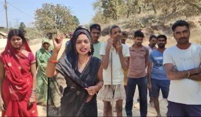 यूट्यूबर लीला साहू की प्रशासन को चेतावनी, 31 मार्च तक सडक़ निर्माण शुरू नहीं हुआ तो ग्रामीणों के साथ होगा धरना प्रदर्शन