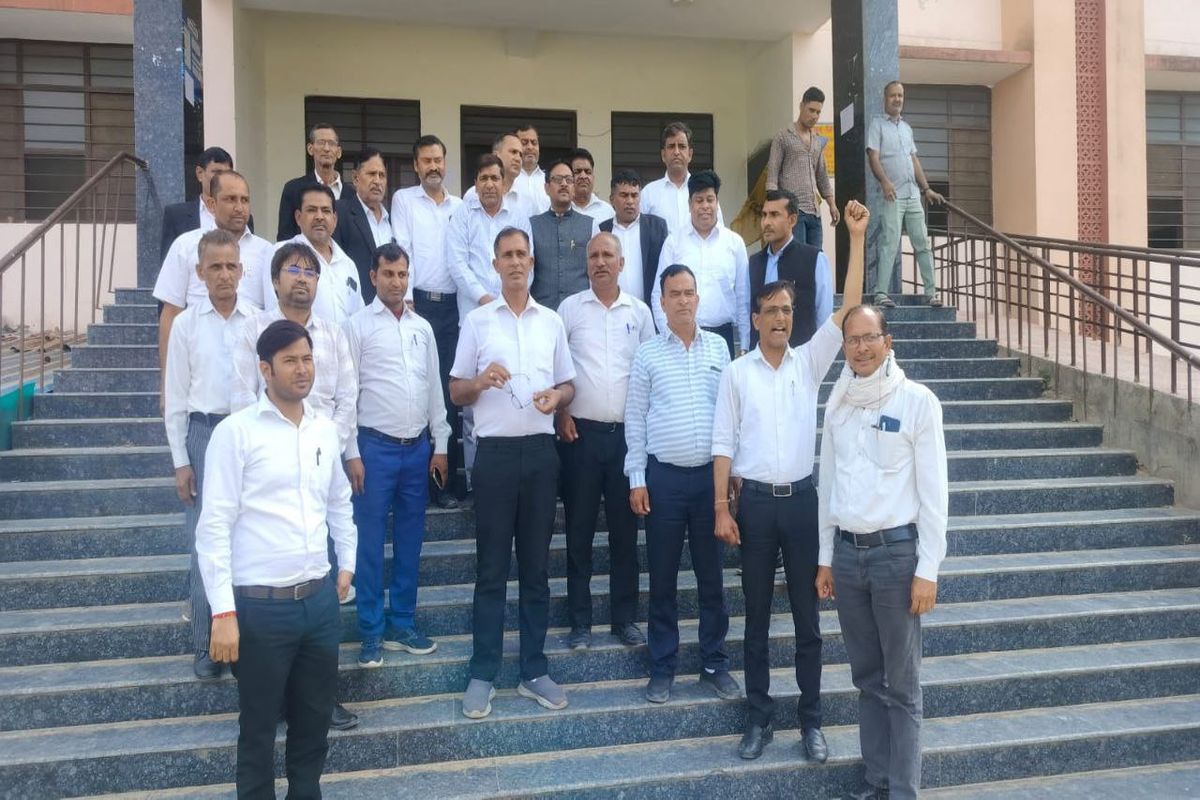 VIDEO: कोटपुतली जिला मुख्यालय पर डीजे कोर्ट खोलने की मांग तेज