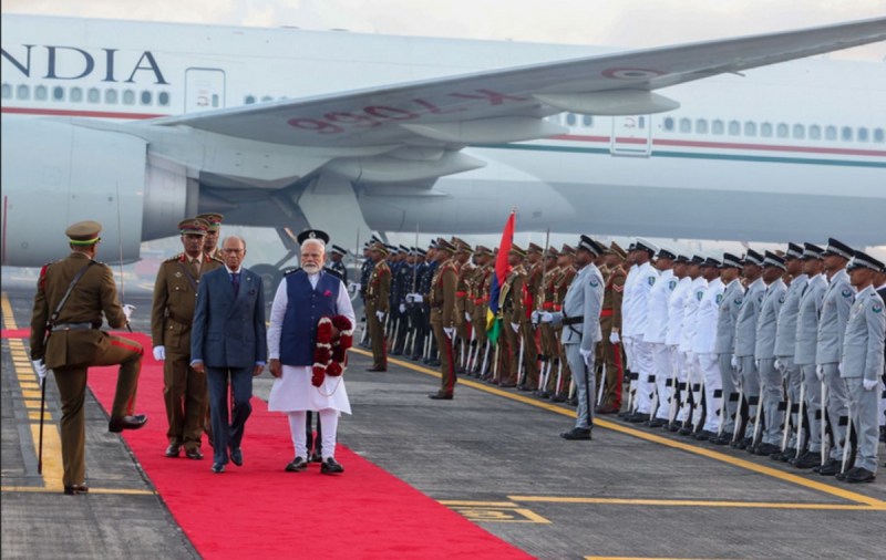 Indian Prime Minister Narendra Modi welcomed in Mauritius by PM Navinchandra Ramgoolam