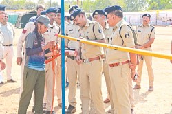 CG Police Bharti: पुलिस आरक्षक भर्ती प्रक्रिया शुरू, पहले दिन सिर्फ 89 अभ्यर्थी
ही पहुंचे - image