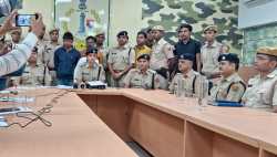 राजस्थान पुलिस ने 55000 के इनामी बाप-बेटे को किया अरेस्ट, दोनों पर 48 केस दर्ज,
इस गैंग से है संबंध - image