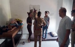 स्पा सेंटर सहित एक दर्जन स्थानों पर छापे, आधा दर्जन युवक-युवतियां पकड़े - image