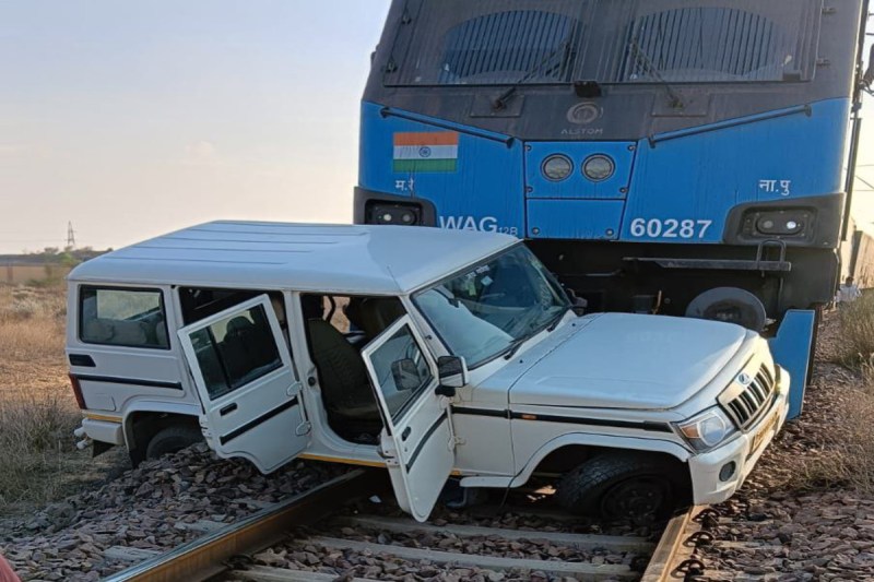 Officials arrived to investigate the coal rack accident, video went viral