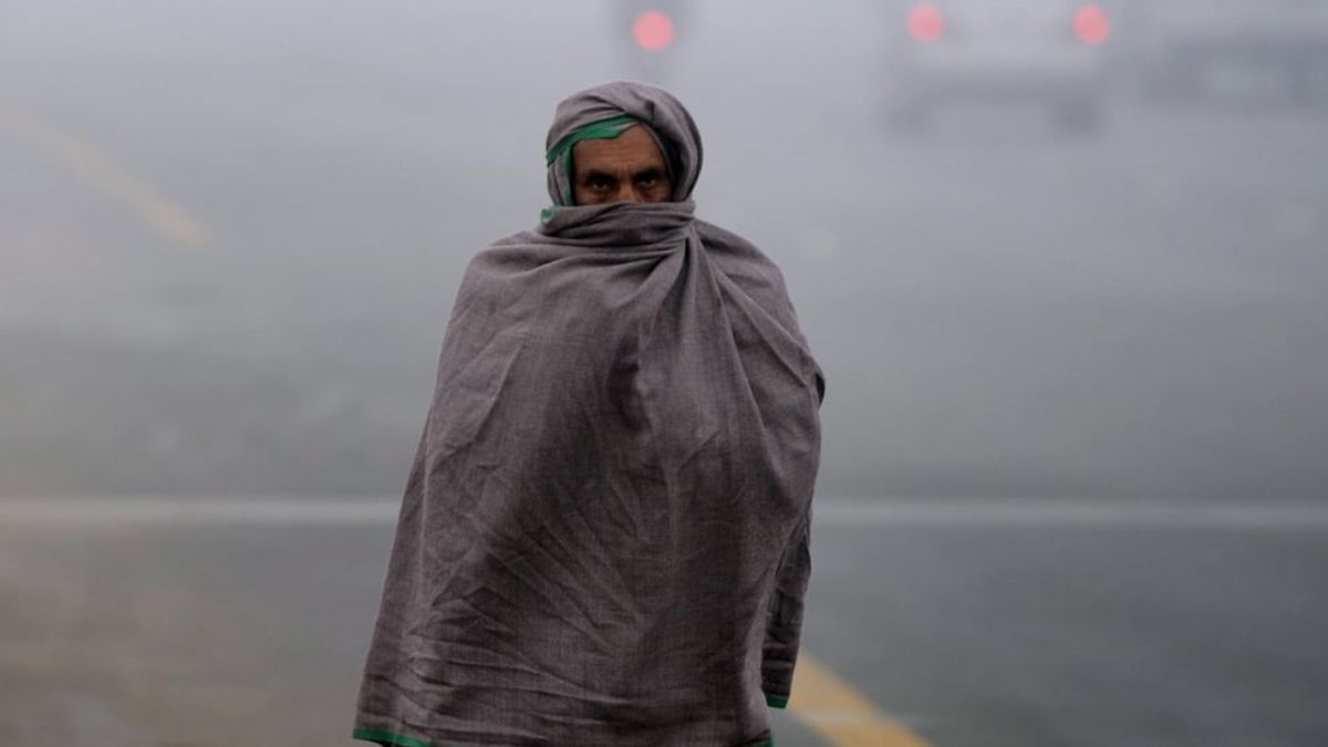 UP Weather: यूपी में ठंड की हुई वापसी, शीतलहर से कांपे लोग! देखें IMD का लेटेस्ट
अपडेट