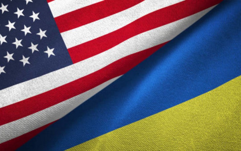 Flags of US and Ukraine