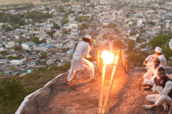 तोप चलाकर रोजा खोलते हैं यहां के मुसलमान, 350 साल पुरानी परंपरा आज भी कायम - image