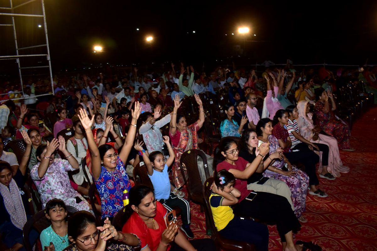 नागौर स्थापना दिवस की पूर्व संध्या पर सांस्कृतिक कार्यक्रम में कलाकारों ने मचाई
धूम, देखिए तस्वीरें