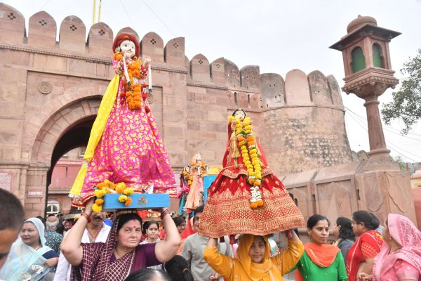 Dhinga Gangaur fair was held in Junagadh.