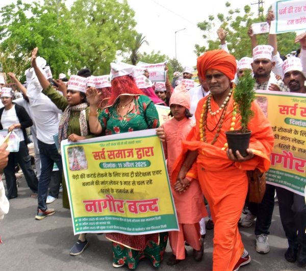 Nagaur city echoed with slogans of 'Enact tree protection law'